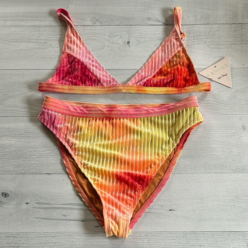 NWT Dippin’ Daisy’s Carnival Bikini Top and Bottom Swimsuit Set Size L/XL
